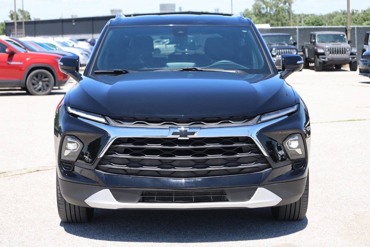 Used 2024 Chevrolet Blazer Premier w/ Enhanced Convenience Package AWD/4WD image 2