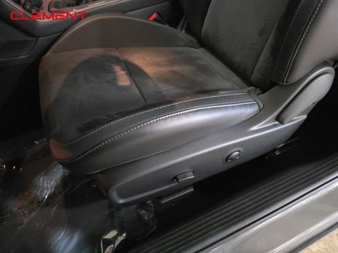 Used 2023 Dodge Challenger R/T w/ Plus Package image 28