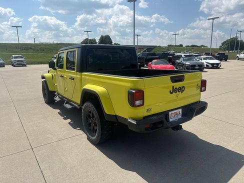 Used 2023 Jeep Gladiator Sport AWD/4WD image 6
