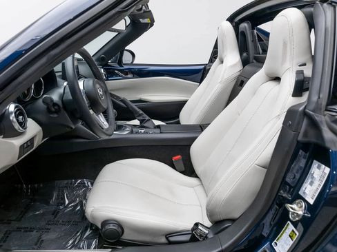 Used 2021 MAZDA MX-5 Miata RF Grand Touring w/ Weather Package image 11