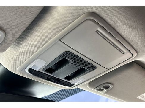 Used 2025 Honda Pilot Touring image 25