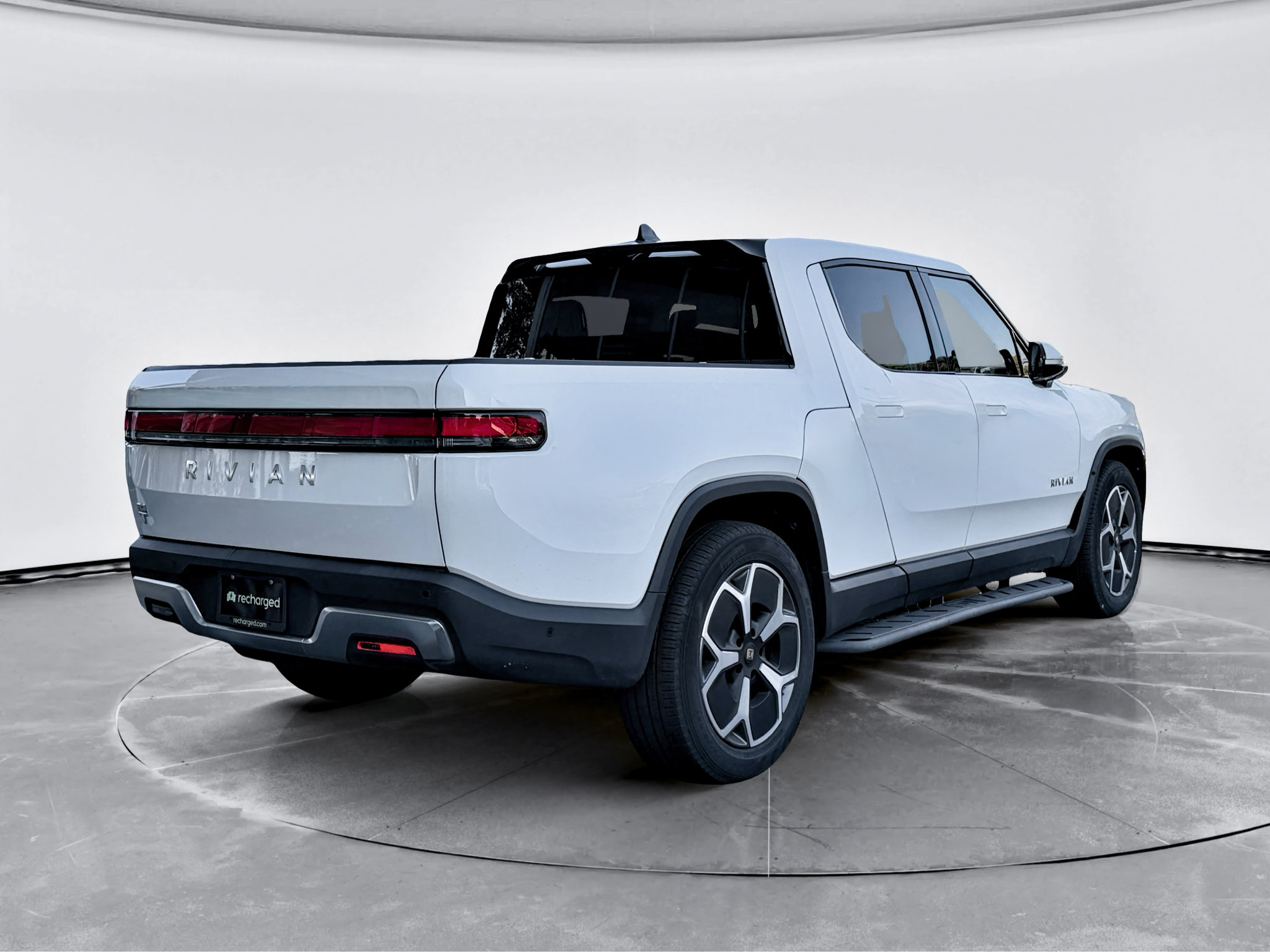 Used 2023 Rivian R1T Adventure Dual AWD/4WD image 3