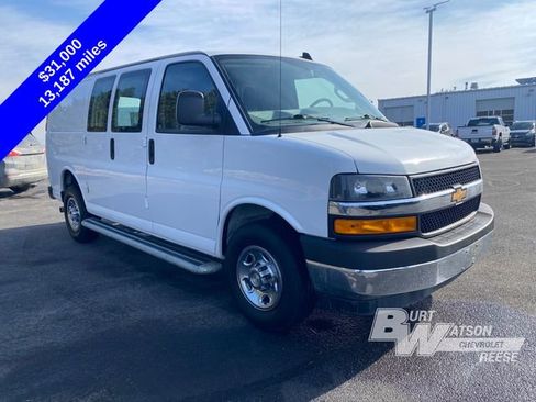 Used 2024 Chevrolet Express 2500 w/ Driver Convenience Package image 9