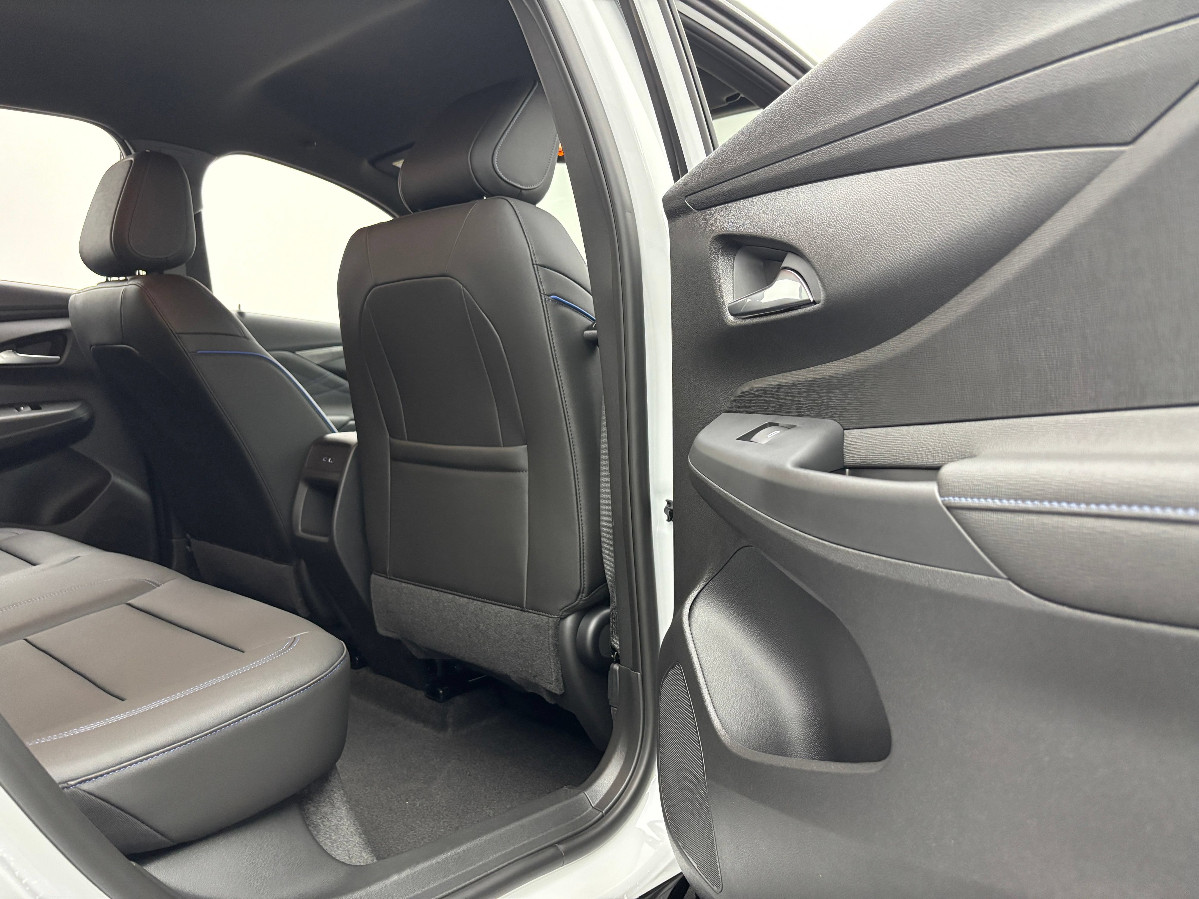 New 2026 Buick Envista Sport Touring w/ Convenience I Package FWD image 31