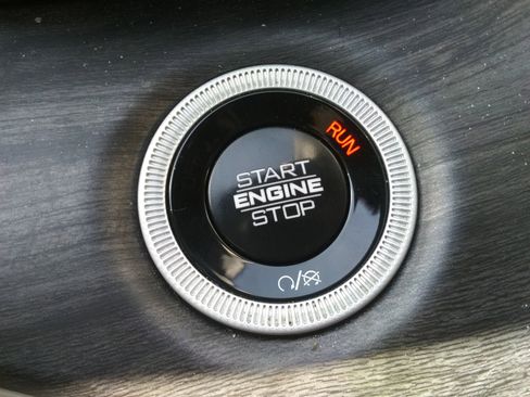 Used 2024 Jeep Grand Cherokee Limited image 18