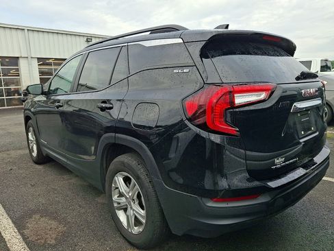 Used 2024 GMC Terrain SLE w/ Driver Convenience Package FWD image 6