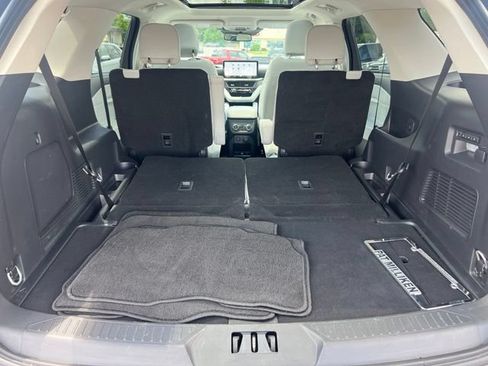 Certified 2025 Ford Explorer Platinum w/ Ultimate Package AWD/4WD image 23