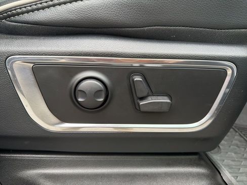 Used 2025 RAM 1500 Laramie w/ Night Edition image 29