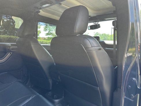 Used 2018 Jeep Wrangler Unlimited Sahara AWD/4WD image 61
