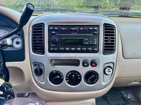 Used 2003 Ford Escape XLT image 14