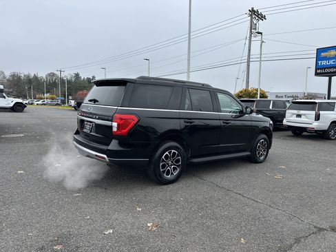 Used 2024 Ford Expedition XLT image 5