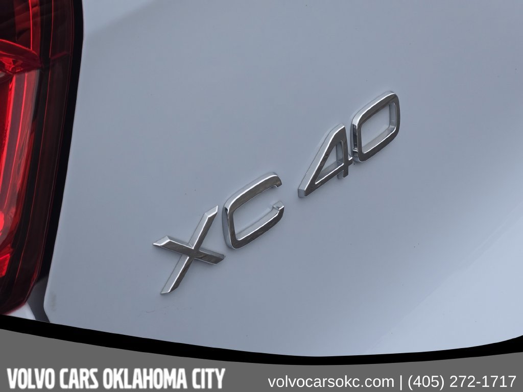 Certified 2024 Volvo XC40 B5 Plus w/ Protection Package Premier AWD/4WD image 10