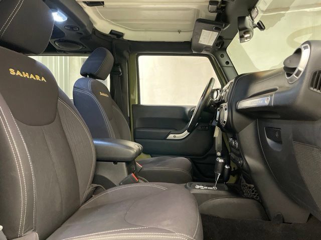 Used 2013 Jeep Wrangler Sahara w/ Connectivity Group AWD/4WD image 13