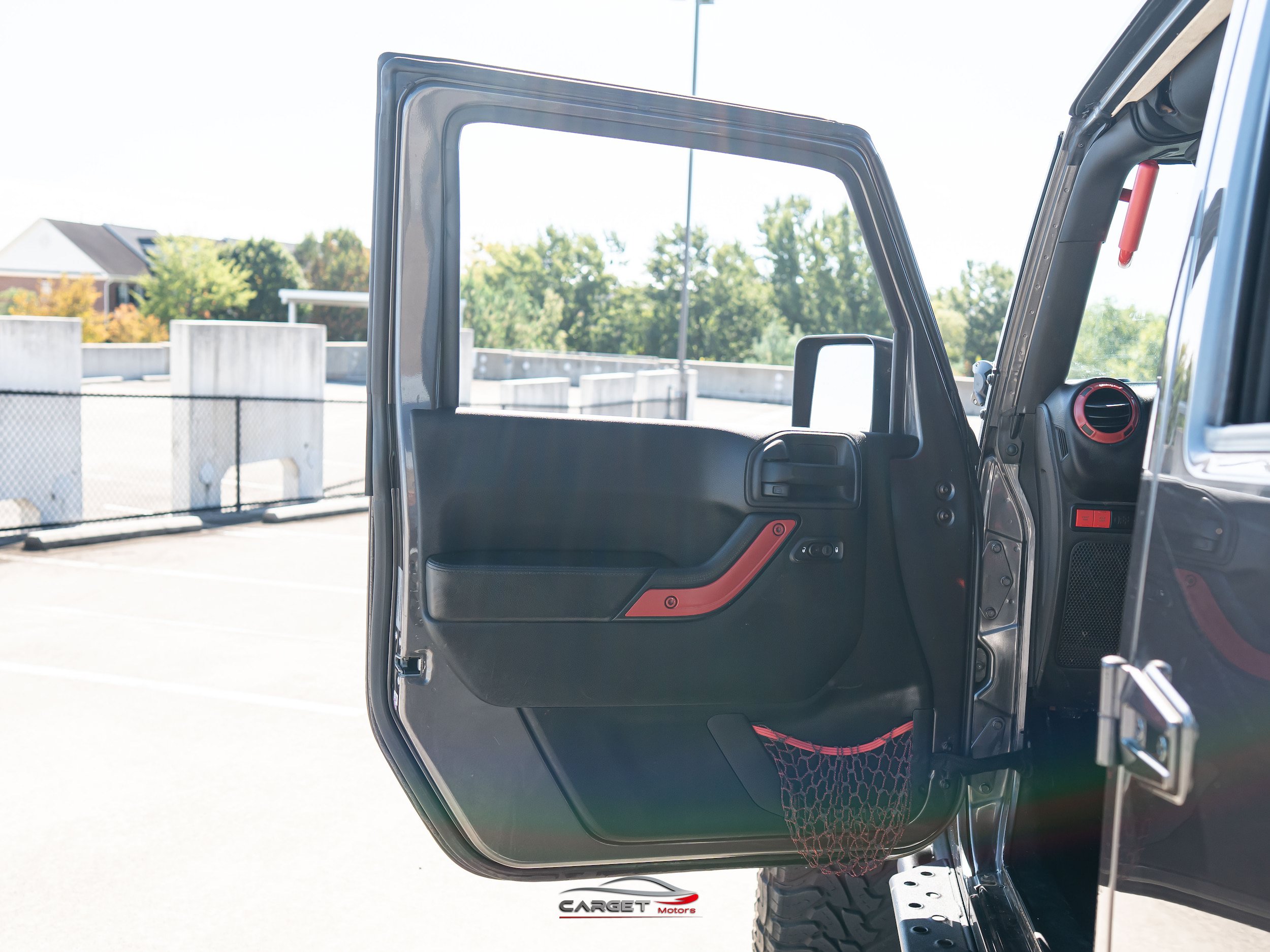 Used 2017 Jeep Wrangler Unlimited Rubicon AWD/4WD image 32
