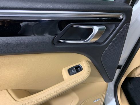 Used 2017 Porsche Macan Base image 29