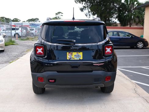 Used 2019 Jeep Renegade Trailhawk AWD/4WD image 9