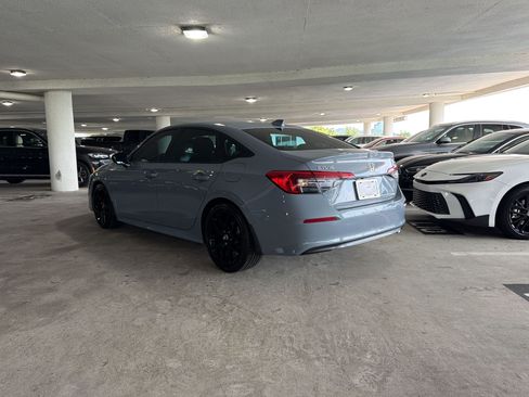 Used 2024 Honda Civic Sport image 3