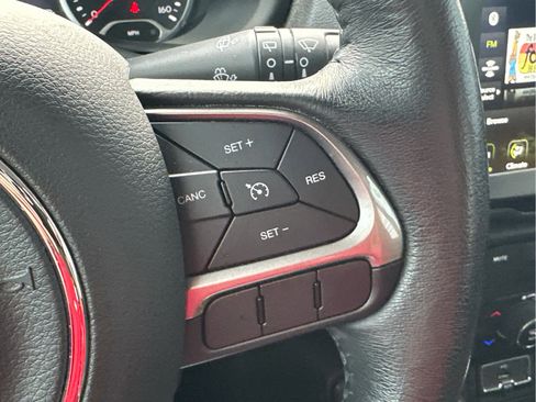 Used 2022 Jeep Renegade Latitude w/ Convenience Group image 30