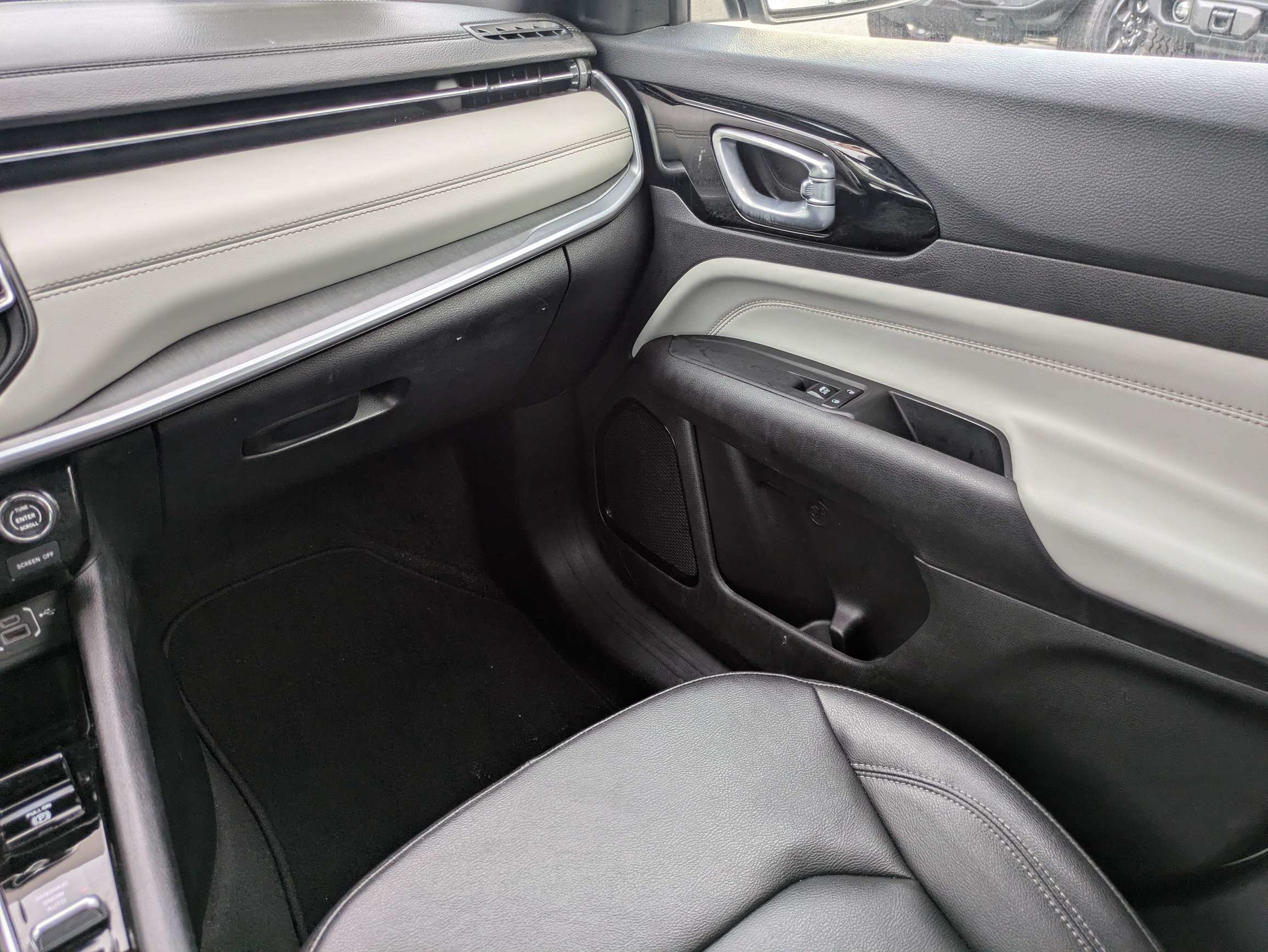 Used 2025 Jeep Compass Limited AWD/4WD image 20