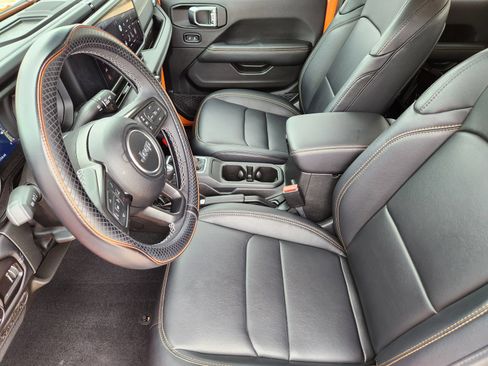 Used 2025 Jeep Gladiator Sport AWD/4WD image 22