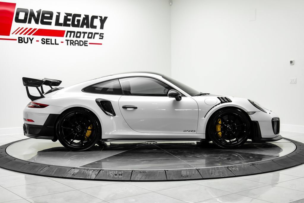 Used 2018 Porsche 911 GT2 RS RWD image 8