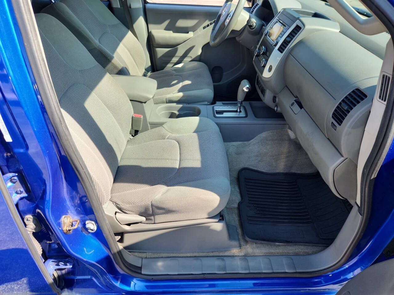 Used 2015 Nissan Frontier SV w/ SV Value Truck Package RWD image 21