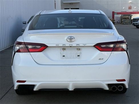 Used 2024 Toyota Camry SE image 5
