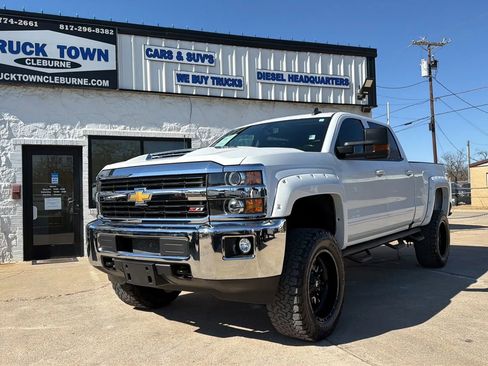 Used 2017 Chevrolet Silverado 2500 LT w/ Z71 Package, Off-Road image 1
