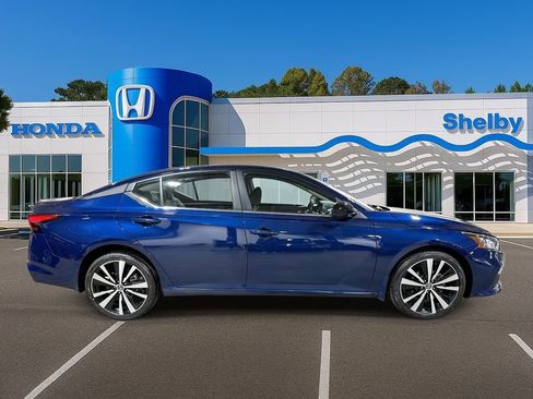 Used 2022 Nissan Altima 2.5 SR image 9