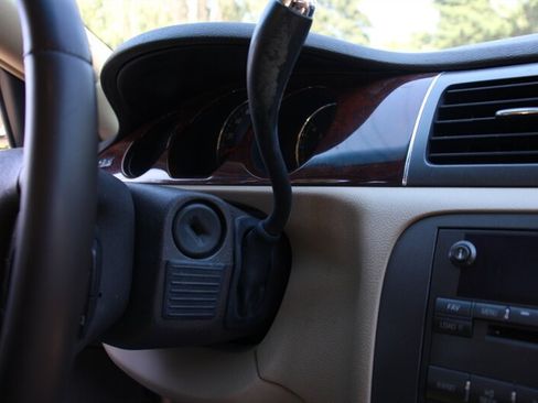 Used 2008 Buick Lucerne CXL FWD image 8