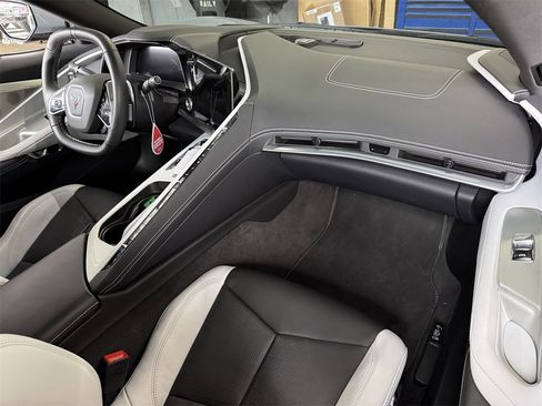 Used 2024 Chevrolet Corvette Stingray Preferred Cpe w/ 2LT image 5