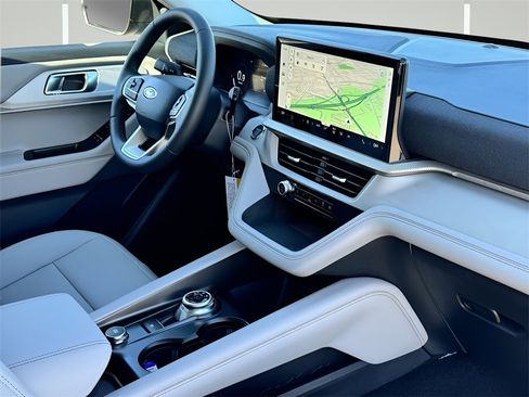 New 2026 Ford Explorer Active w/ Active Comfort Package image 6