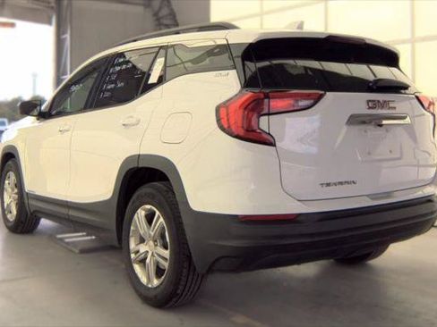 Used 2018 GMC Terrain SLE w/ Driver Convenience Package FWD image 6