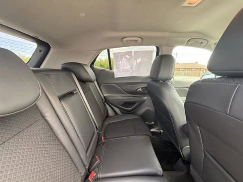 Used 2022 Buick Encore Preferred w/ Safety Package image 17
