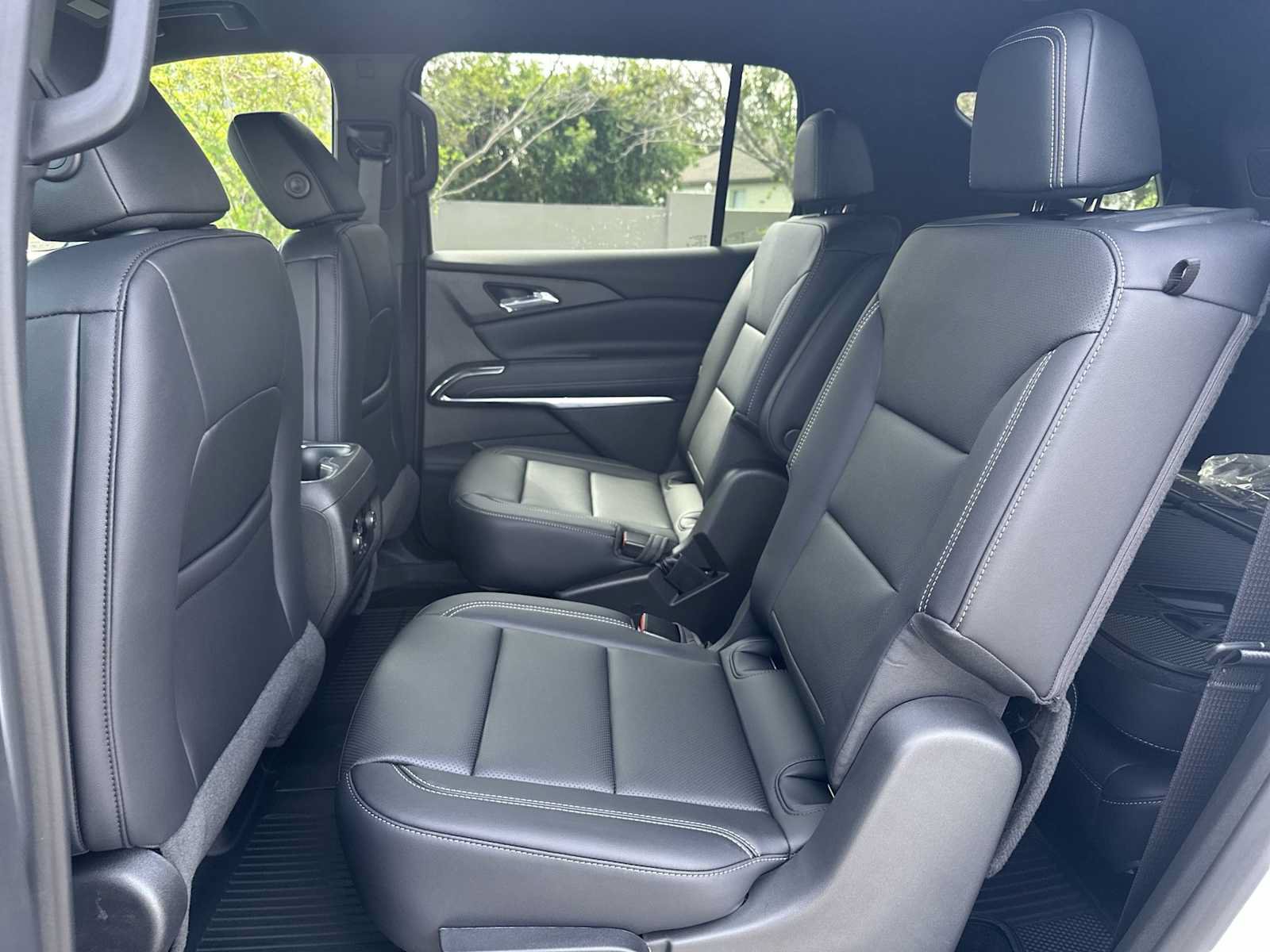 New 2026 Chevrolet Traverse LT w/ LPO, Floor Liner Package FWD image 17