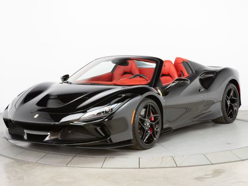 Certified 2021 Ferrari F8 Tributo image 3