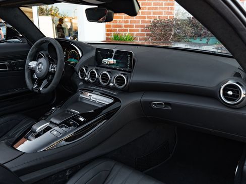 Used 2021 Mercedes-Benz AMG GT Roadster w/ AMG Stealth Edition image 40