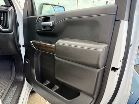 Used 2021 Chevrolet Silverado 1500 LT Trail Boss w/ Convenience Package II image 28