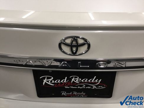 Used 2011 Toyota Avalon Limited image 13