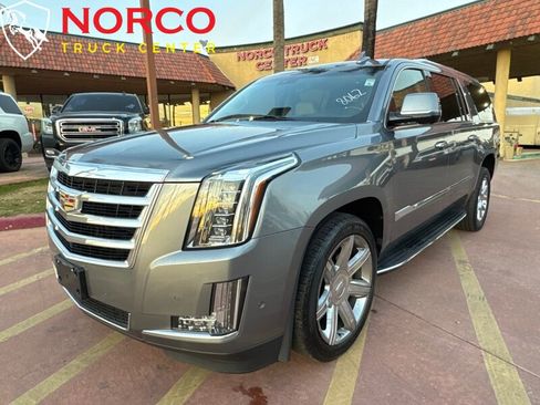 Used 2019 Cadillac Escalade ESV Luxury image 5