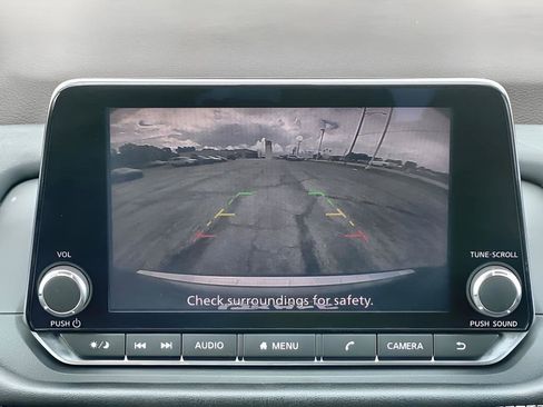 Used 2022 Nissan Rogue SV w/ SV Premium Package image 23