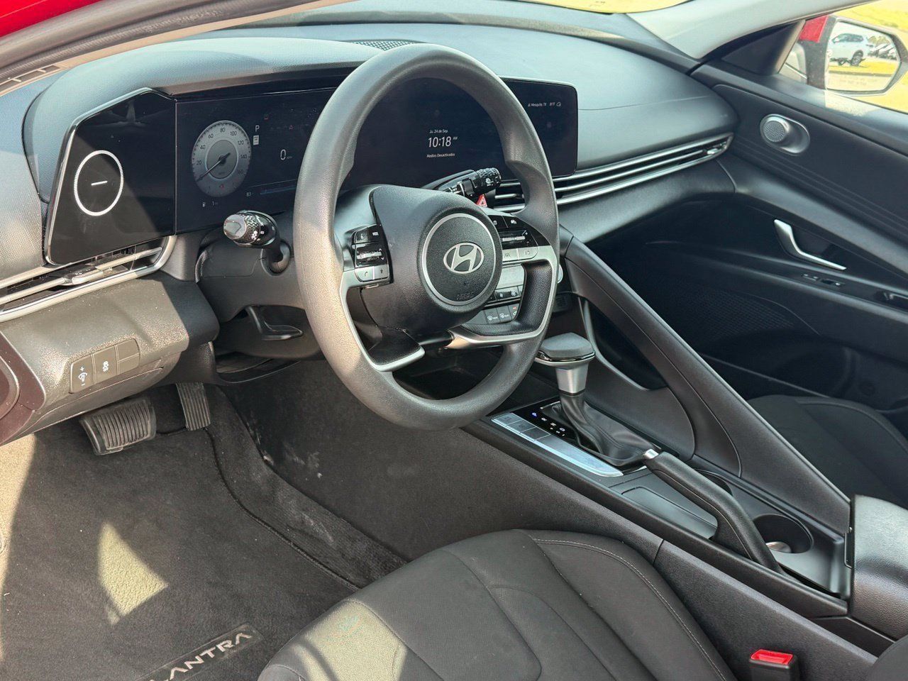 Used 2024 Hyundai Elantra SEL FWD image 9