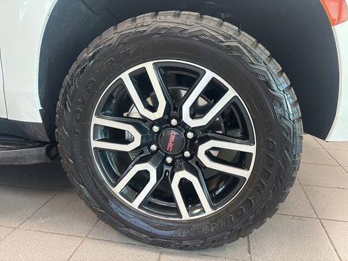Used 2024 GMC Yukon AT4 image 11
