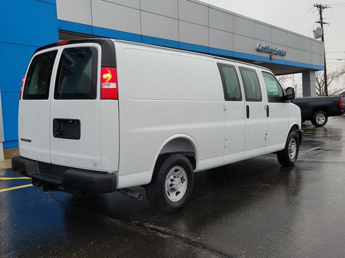 New 2025 Chevrolet Express 3500 WT w/ Driver Convenience Package RWD image 4