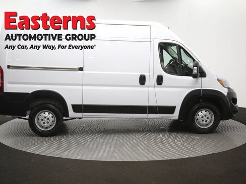 Used 2023 RAM ProMaster 2500 w/ Convenience Group FWD image 38