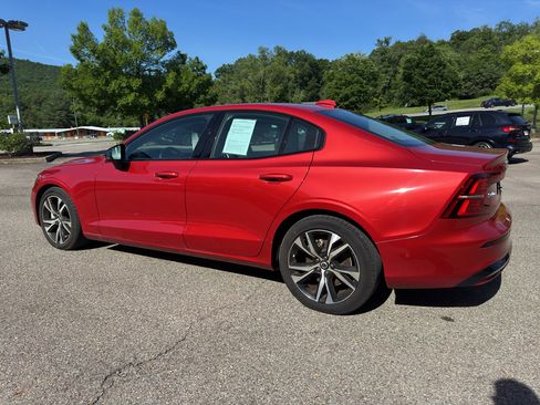 Used 2024 Volvo S60 B5 Plus AWD/4WD image 5