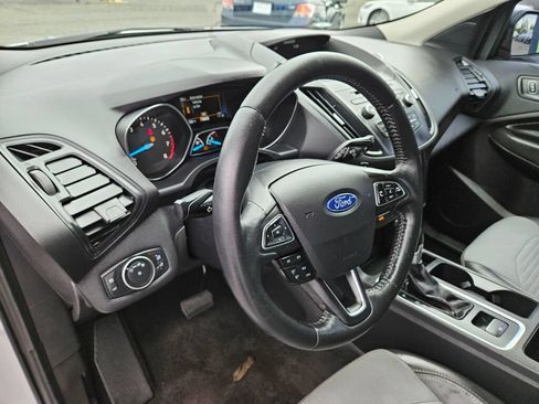 Used 2018 Ford Escape SE w/ SE Sport Appearance Package AWD/4WD image 17
