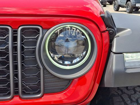 Used 2025 Jeep Wrangler Unlimited Rubicon 4xe w/ Convenience Group AWD/4WD image 34