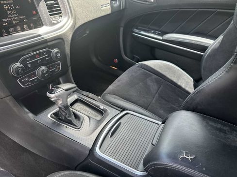 Used 2016 Dodge Charger R/T Scat Pack w/ Beats Audio Group RWD image 21