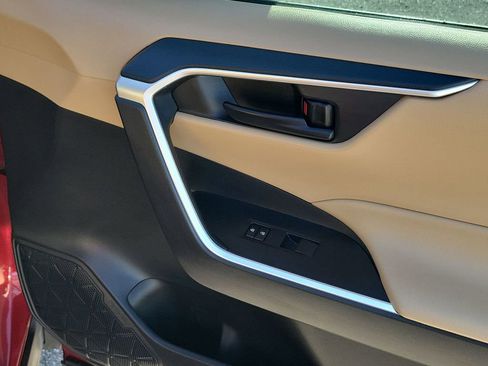 Used 2022 Toyota RAV4 LE image 46